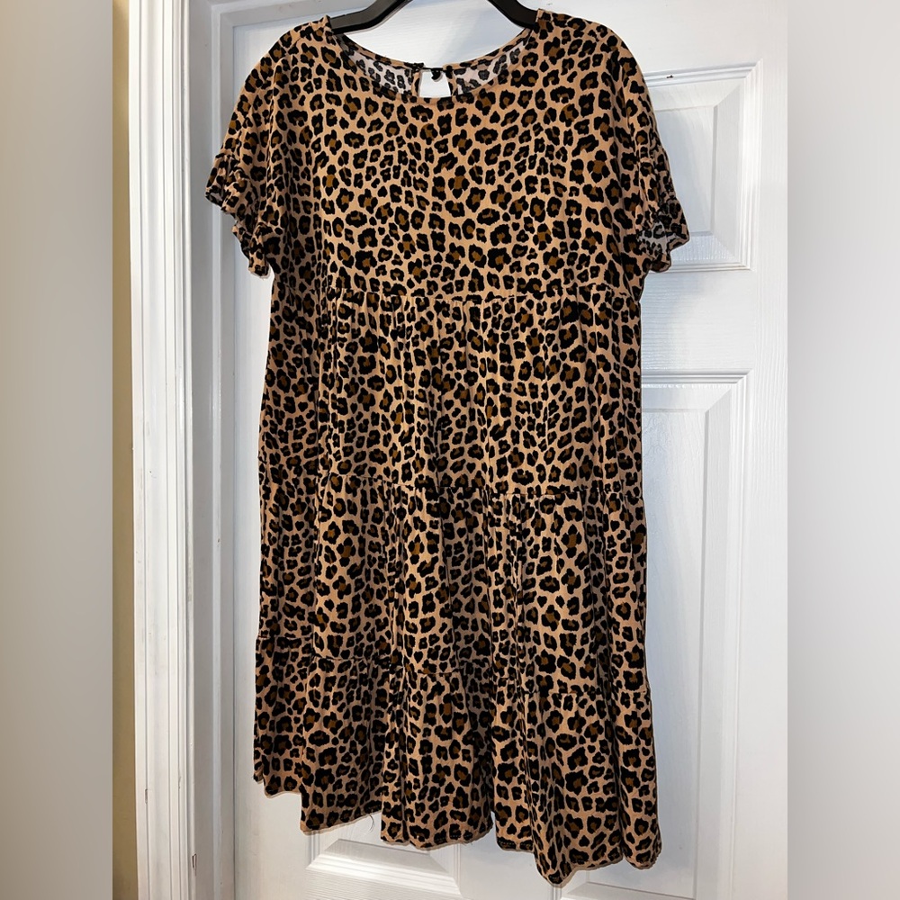 BUNDLE 5 for $50 👗👚 👖 
Leopard Print Tiered Dress